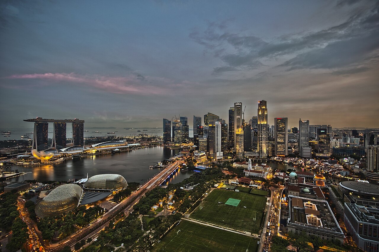 Đường chân trời Singapore và Marina Bay lúc hoàng hôn